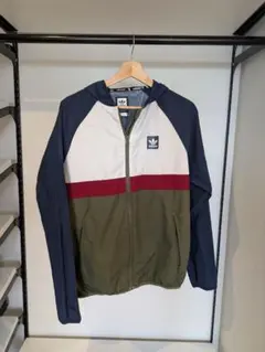 adidas フード付きナイロンジャケット