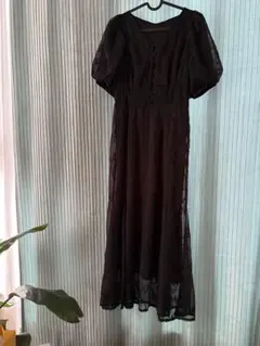 シフォンワンピース 黒ワンピース 刺繍 半袖 夏 マーメイド フレア