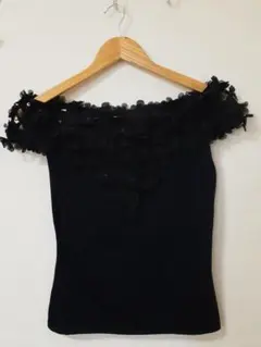 お値下げ！銀座マギー　立体フラワートップス黒 S/Mサイズのサムネイル