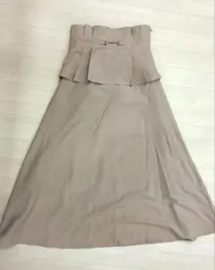 スカート　ピンクベージュ　ベルト付きのサムネイル