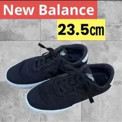 ブラックスニーカー