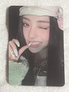 4/7限定価格 ユンジン　easy Le Sserafim トレカ　ラキドロ