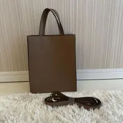 【美品】UNIQLO レザータッチスクエアショルダーバッグ ブラウン