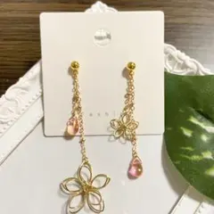 ワイヤーフラワーとチェコビーズのピアス　オレンジ　#139