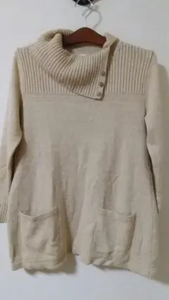 ハイネックニット