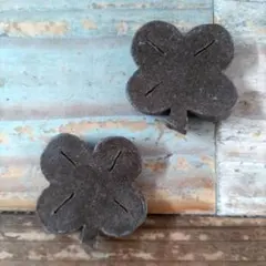 新品 陶器のクローバーの箸置き ２個セット