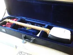 三味線和楽器 全長 約104㎝ 棹 約60cm 幅 約2.5cm ケース付き - メルカリ