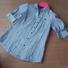 美品バーバリーブルーレーベル .パフスリーブ.バックロゴ希少