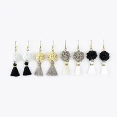 つぶつぶビーズボール×ミニタッセルのモノトーンピアス／イヤリング（ハンドメイド）