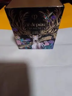 クレドポーボーテ ラ クレーム ホリデー2025