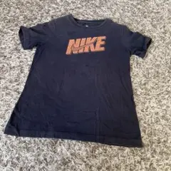 Nike キッズ Tシャツ 黒 オレンジロゴのサムネイル
