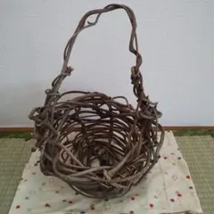 足立 真瑚画伯 手描き 桐箱 「つばき」 - メルカリ