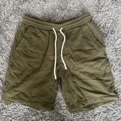 GU オリーブ ショートパンツ