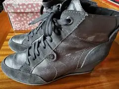 ☆最終お値下げ☆ GEOX ブラック メタリック　ハイカットスニーカー