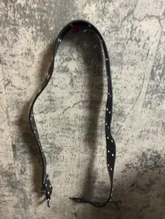 スタッズ付きブラックレザーベルト