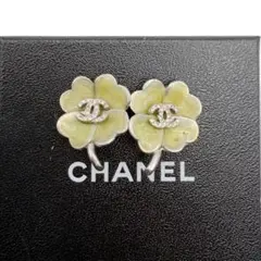 良品✨ シャネル 04P ココマーク クローバー イヤリングのサムネイル