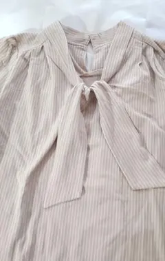 ストライプ ボウタイ リボン付き ふっくら七分袖 カットソー