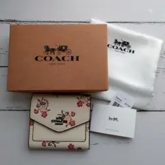 COACH 花柄 二つ折り財布 ☆コーチ フラワーモチーフ二つ折り財