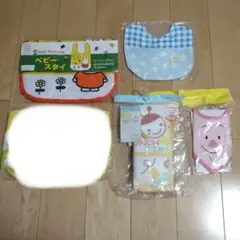 【新品】スタイ３点とお食事エプロン１点の４点セット