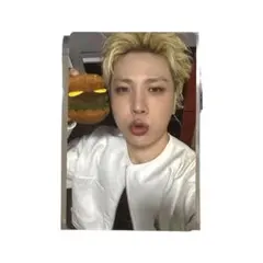 TREASUREジョンファン はぴだんぶい カフェ 東京 トレカ