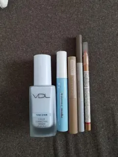 vdl トーンステインカラーコレクティングプライマー ブルー　下地　おまけ付き
