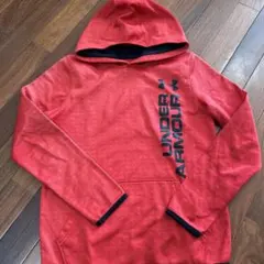 Under Armour フード付きトレーナー レッド150サイズ　裏起毛