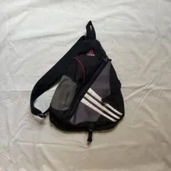 Y2K《adidas》ワンショルダーバッグ　ボディーバッグ　テック系