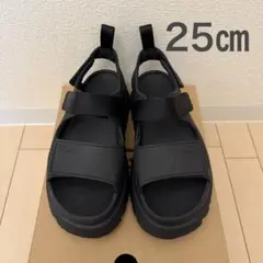 UGG GOLDENGLOW サンダル 25㎝のサムネイル