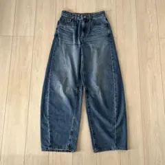 GU バレルバックジーンズ　Sサイズ