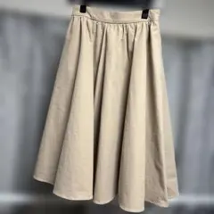 N. Natural Beauty Basic* ベージュ　フレアスカートのサムネイル