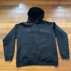 黒パーカー