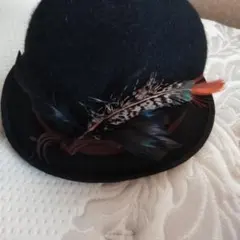 黒ウールハット 羽根付き