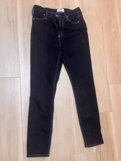 【GYDA】ブラックスキニーデニム