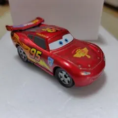 カーズトミカ　ライトニング・マックイーン　レッドメタリックタイプ　白箱サービス。