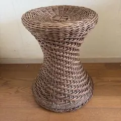 展示品□アスプルンド□スピラルスツール□ツイスト□本革編み□モダン