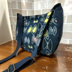 ハンドメイド 　ラウンドトートコンパクト　調整可能ショルダー　蝶々柄刺繍