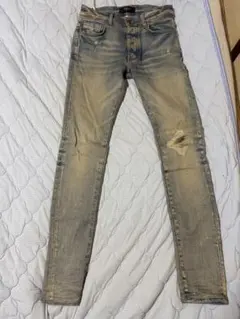 AMIRI スキニーデニム ダメージ加工 ライトブルー - メルカリ