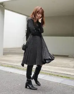 SNIDEL スナイデルのサテンプリーツドットワンピー ス