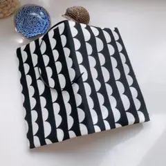 【新書判用】北欧調 白黒波型　半円ボーダー柄　ブックカバー ハンドメイド