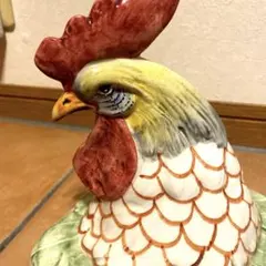 鶏　陶器の入れ物