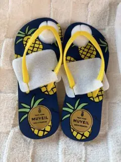 週末お値下げ　新品未使用　MUVEIL ビーチサンダル パイナップル柄のサムネイル