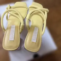 レディース　サンダル yellow NUOVO サイズXLのサムネイル