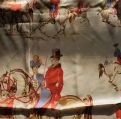 【中国製シルク00％】騎士デザイン スカーフ　正方形　90cm