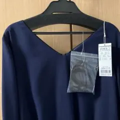 新品 ネイビー Vネック ワンピース 七分袖のサムネイル