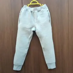 UNIQLO グレー スウェットパンツ 140