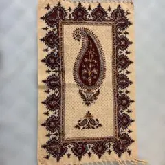 ペイズリー柄刺繍ラグ