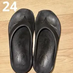 【値下げ‼️】OOFOS 訳あり　サンダル　ジャンク　ウーフォス　24㎝のサムネイル