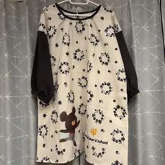 花柄　くまのがっこう　エプロン　チュニック　モノトーン　保育士　エプロン