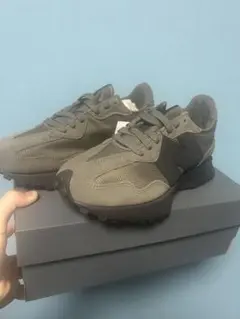 New Balance 327 オリーブグリーン 27㎝ - メルカリ