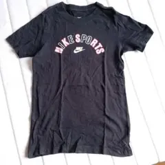 Nike ブラック Tシャツ Sサイズ